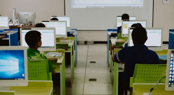 Settore Scuole Soluzioni IT per scuole — aula computer